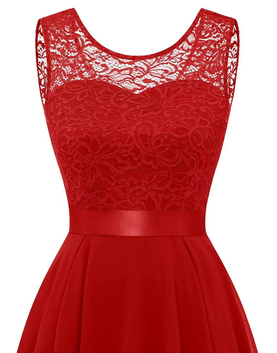 Asymetryczna Suknia Wieczorowa z Płynną Elegancją